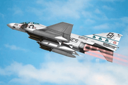 Academy 1/48 McDonnell Douglas F-4J Phantom II VMFA-333 Fighting Shamrocks