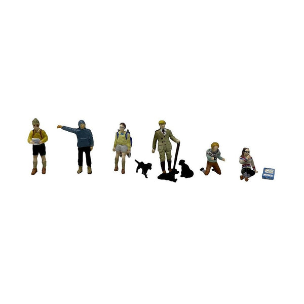 Bachmann Hikers and Dog Walkers