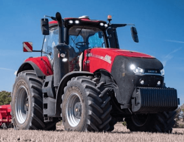 Britains 1/32 Case Magnum 405 Tractor