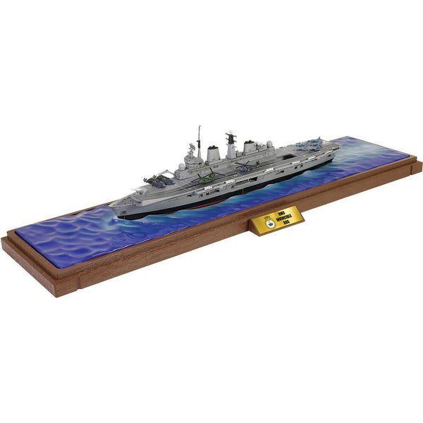 Forces Of Valor 1/700 British HMS Invincible (R05) Waterline Series