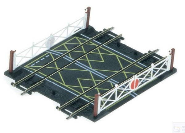 Hornby Railways Double Track Level Crossing